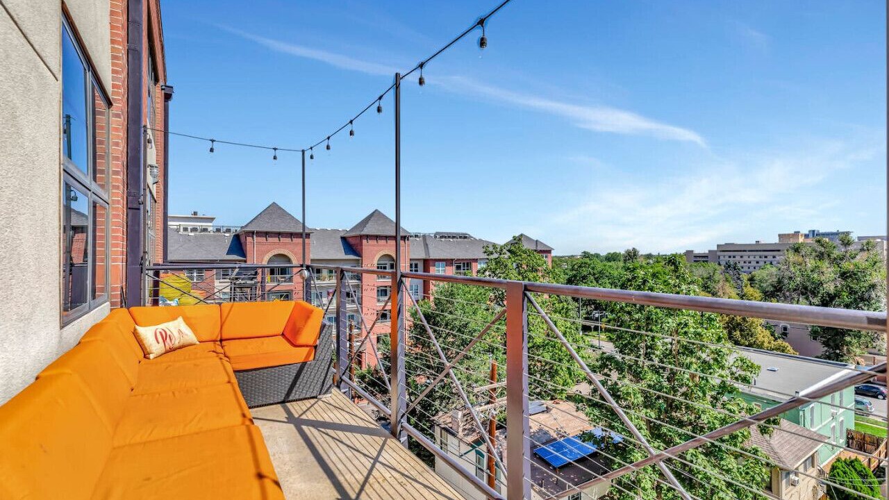 Photo of Outdoor in Uptown