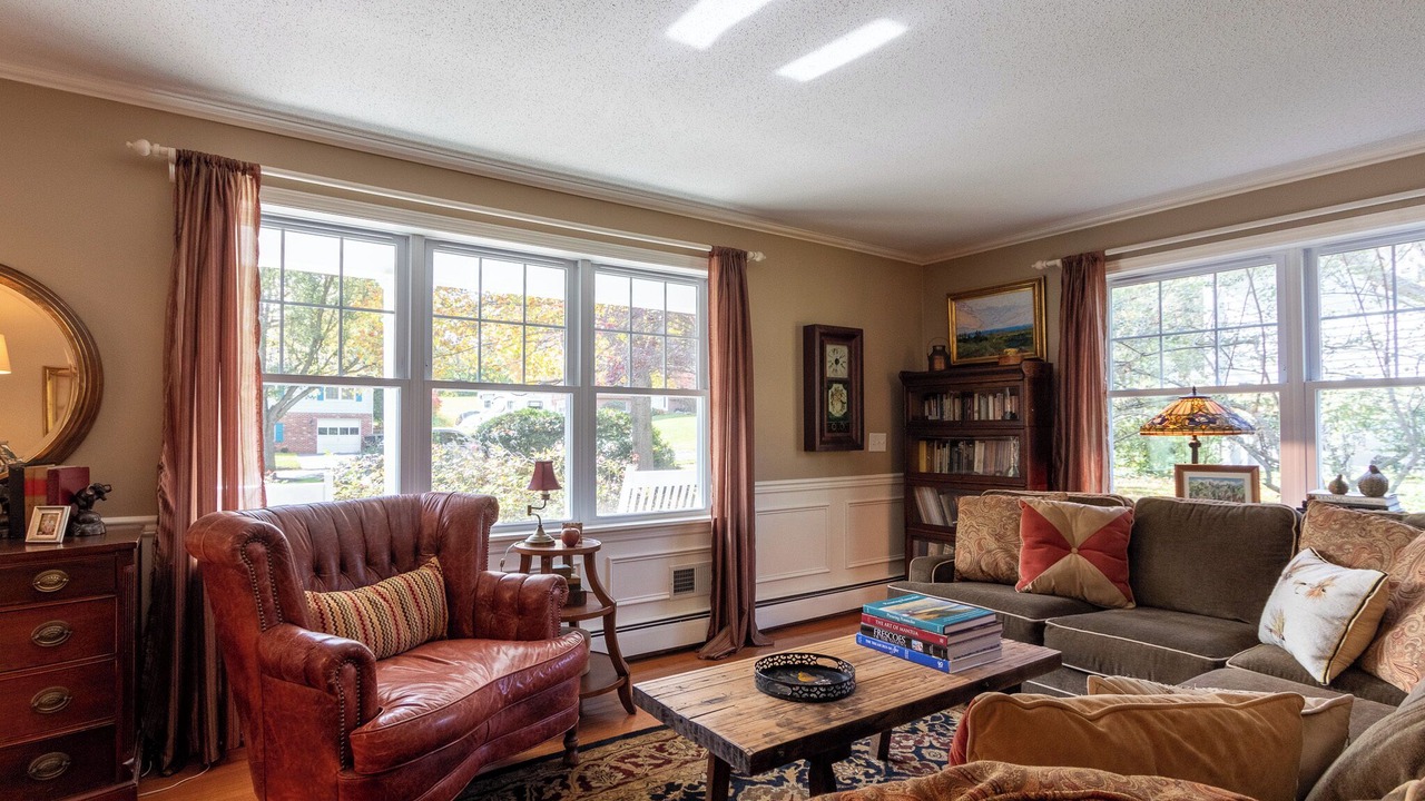 Photo of Livingroom in State College
