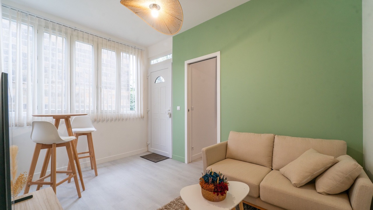 Photo of Livingroom in Le Poirier Baron