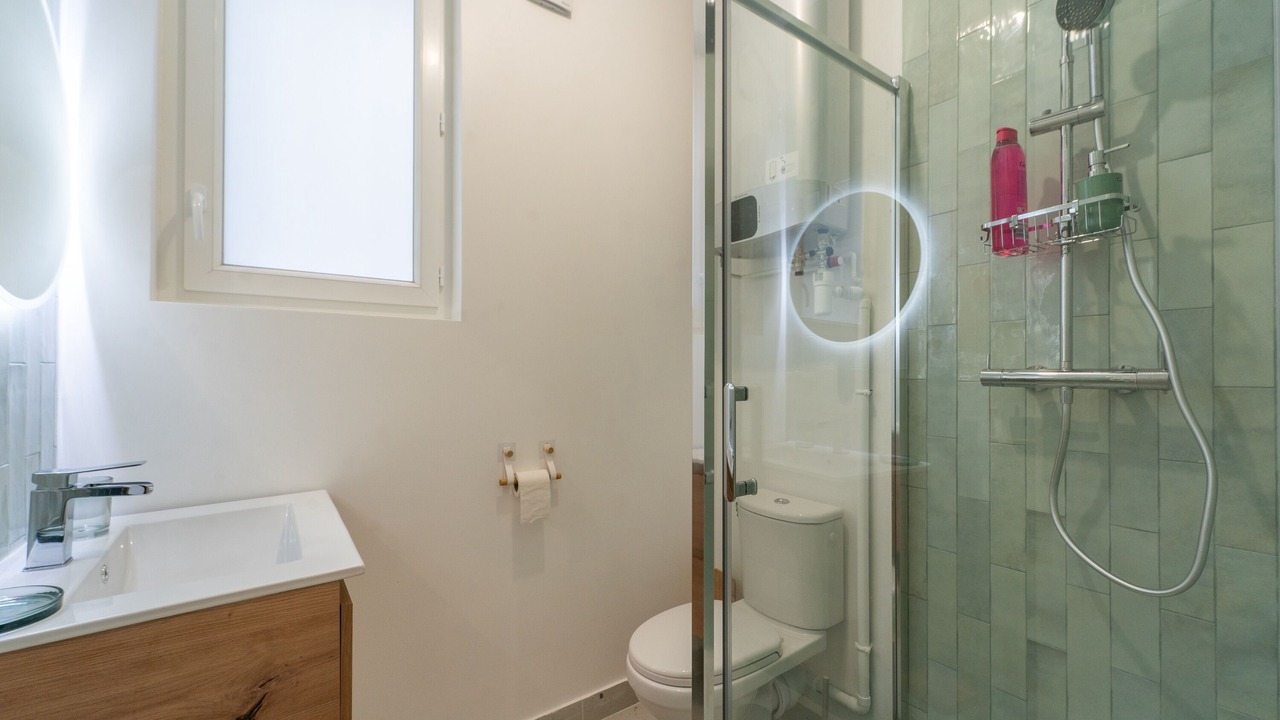 Photo of Bathroom in Le Poirier Baron