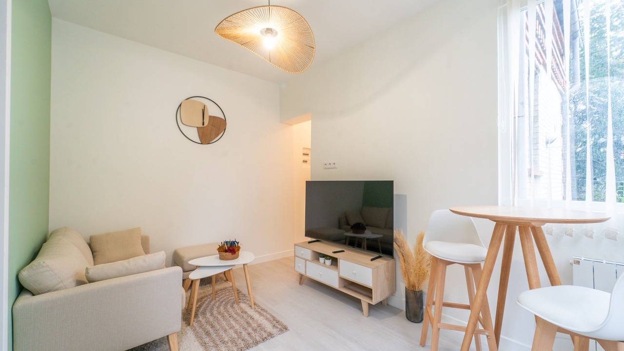 Photo of Livingroom in Le Poirier Baron