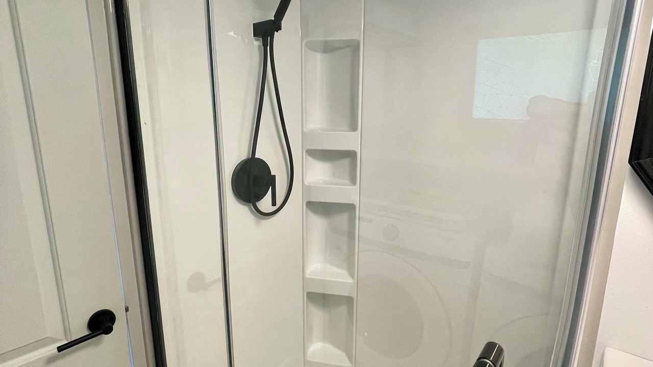 Photo of Bathroom in Browns Lake