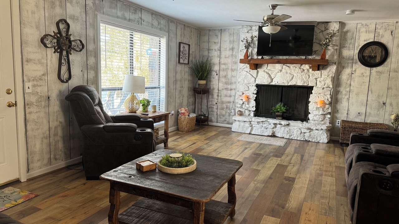 Photo of Livingroom in Lake Brownwood