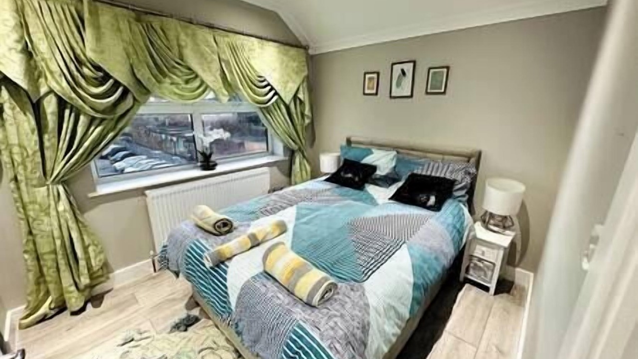 Photo of Others in Northolt Mandeville