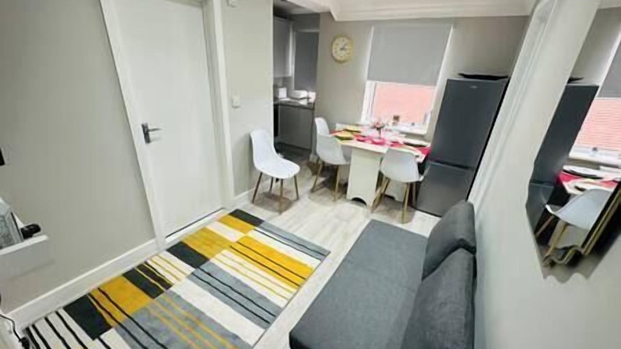 Photo of Others in Northolt Mandeville