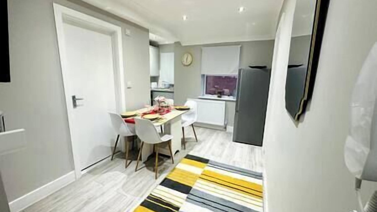 Photo of Others in Northolt Mandeville