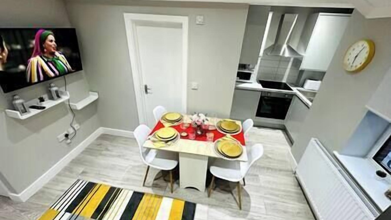 Photo of Others in Northolt Mandeville