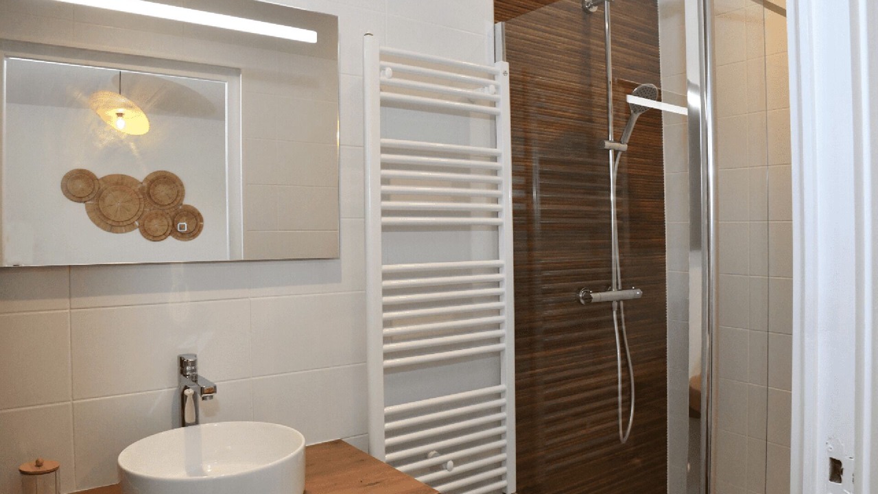 Photo of Bathroom in La Cote-Saint-Andre