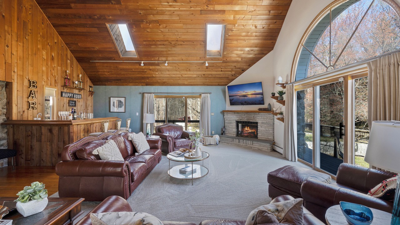 Photo of Livingroom in Monroe