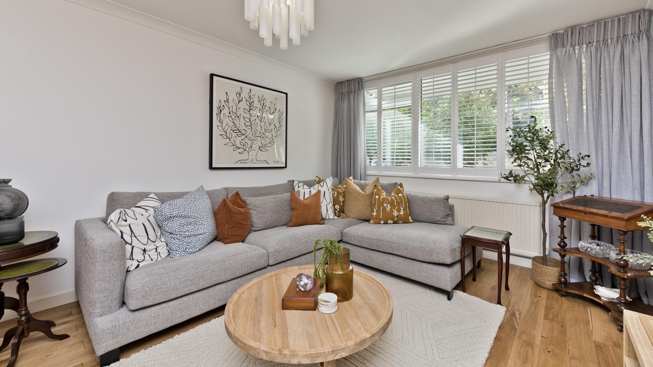 Photo of Livingroom in Kew