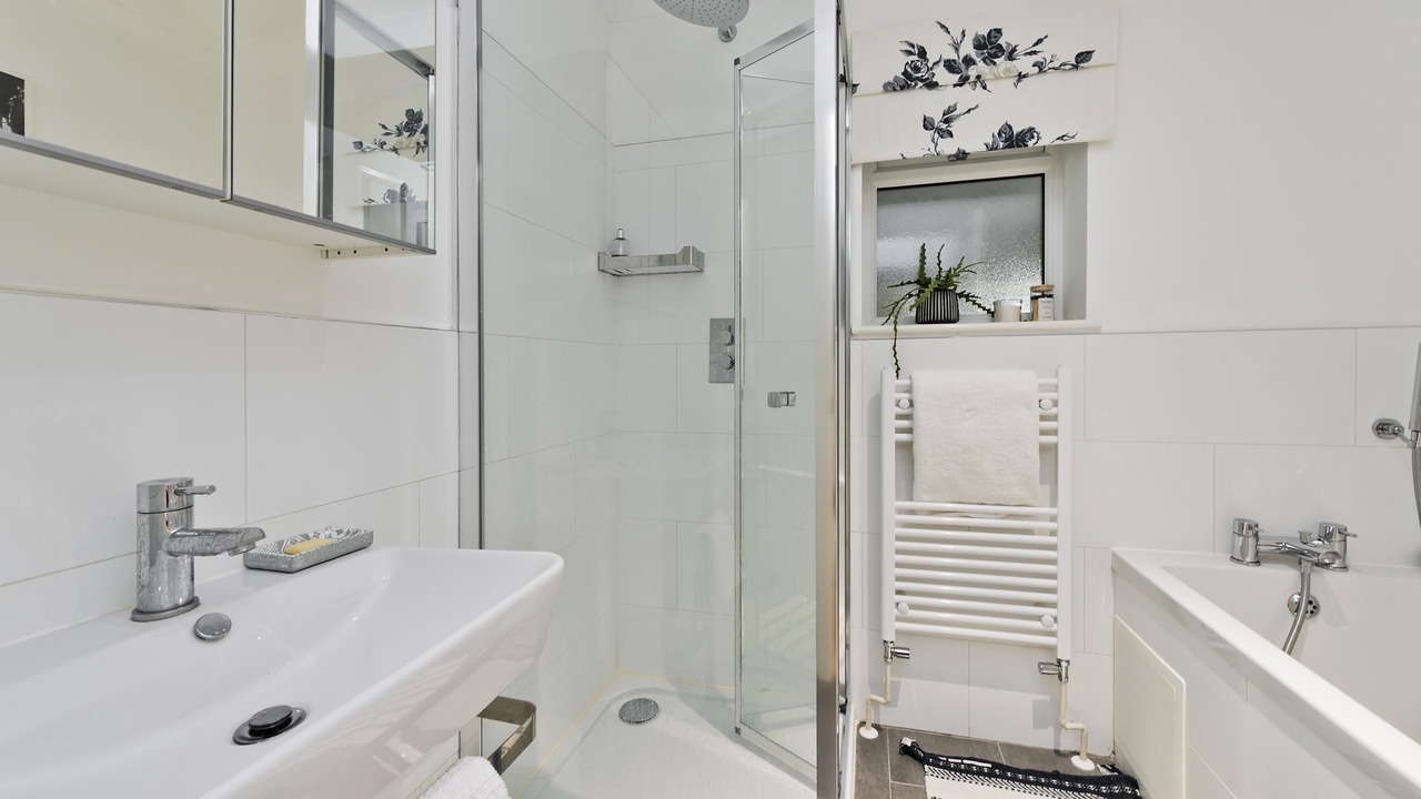 Photo of Bathroom in Kew