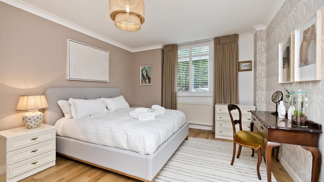 Photo of Bedroom in Kew