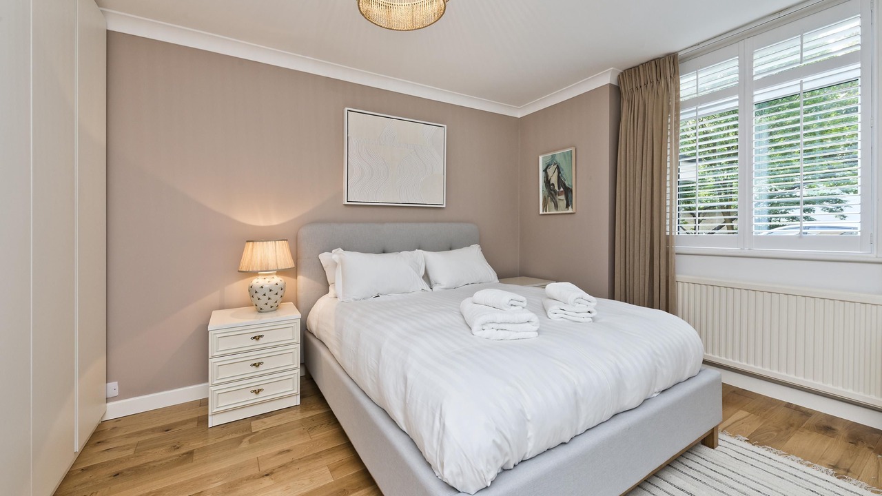 Photo of Bedroom in Kew