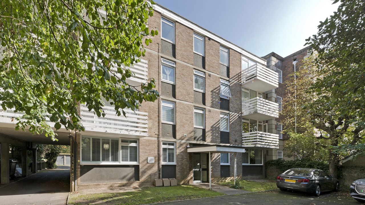 Photo of Outdoor in Kew