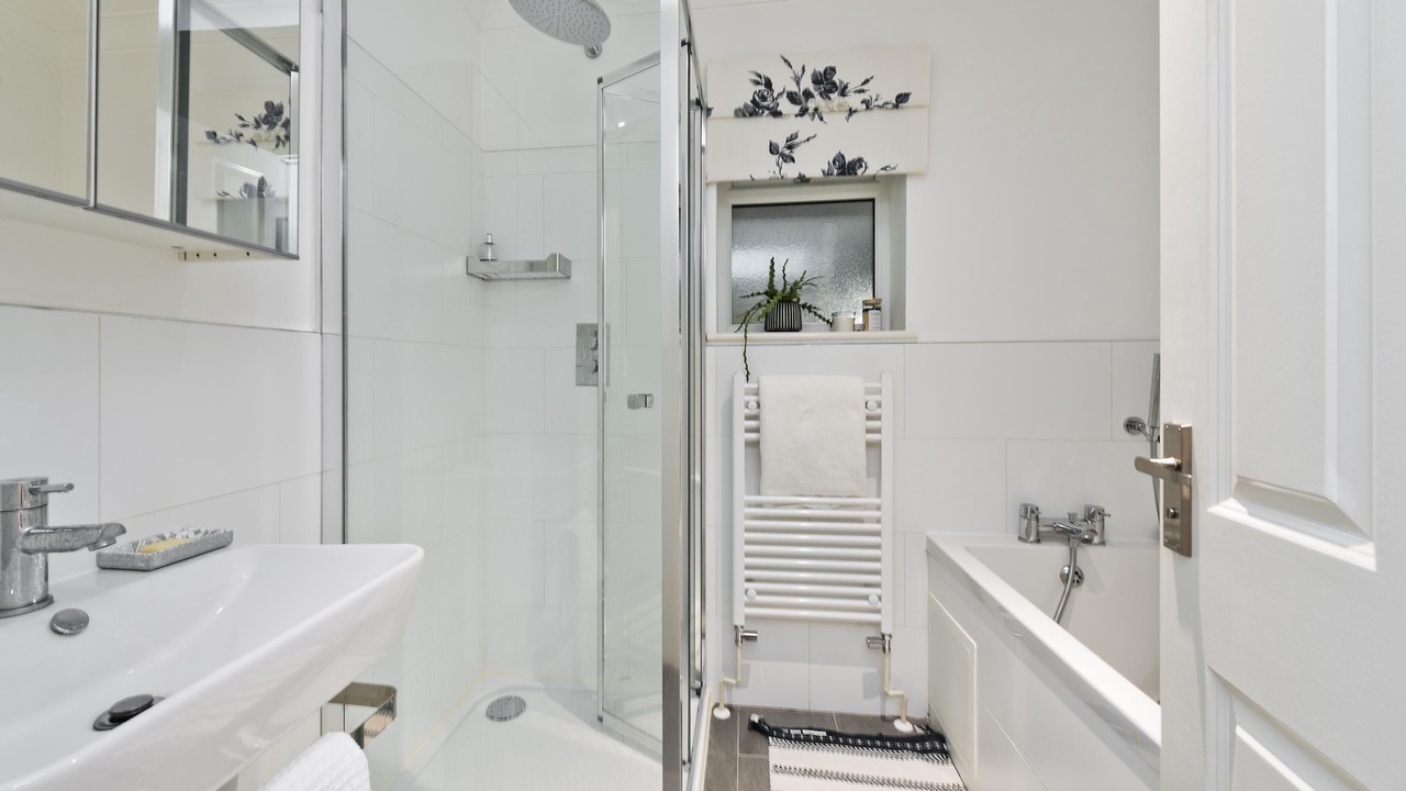 Photo of Bathroom in Kew