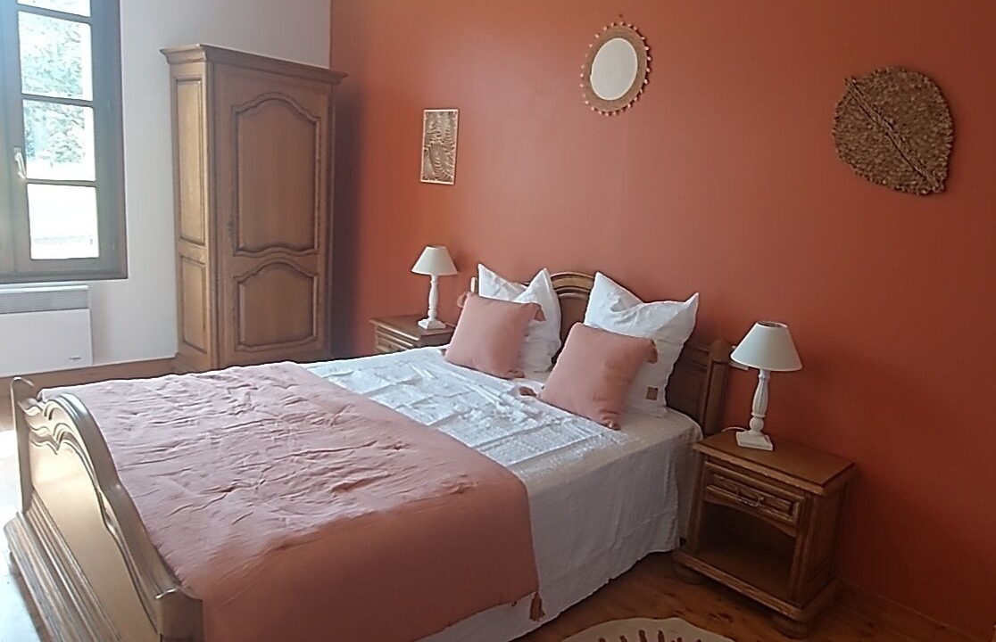 Photo of Bedroom in Saint-Genes-de-Castillon