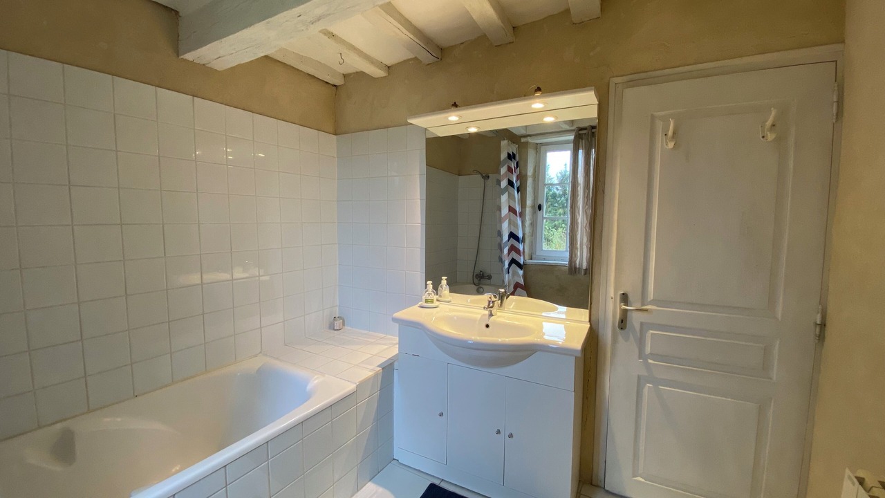 Photo of Bathroom in Eperrais