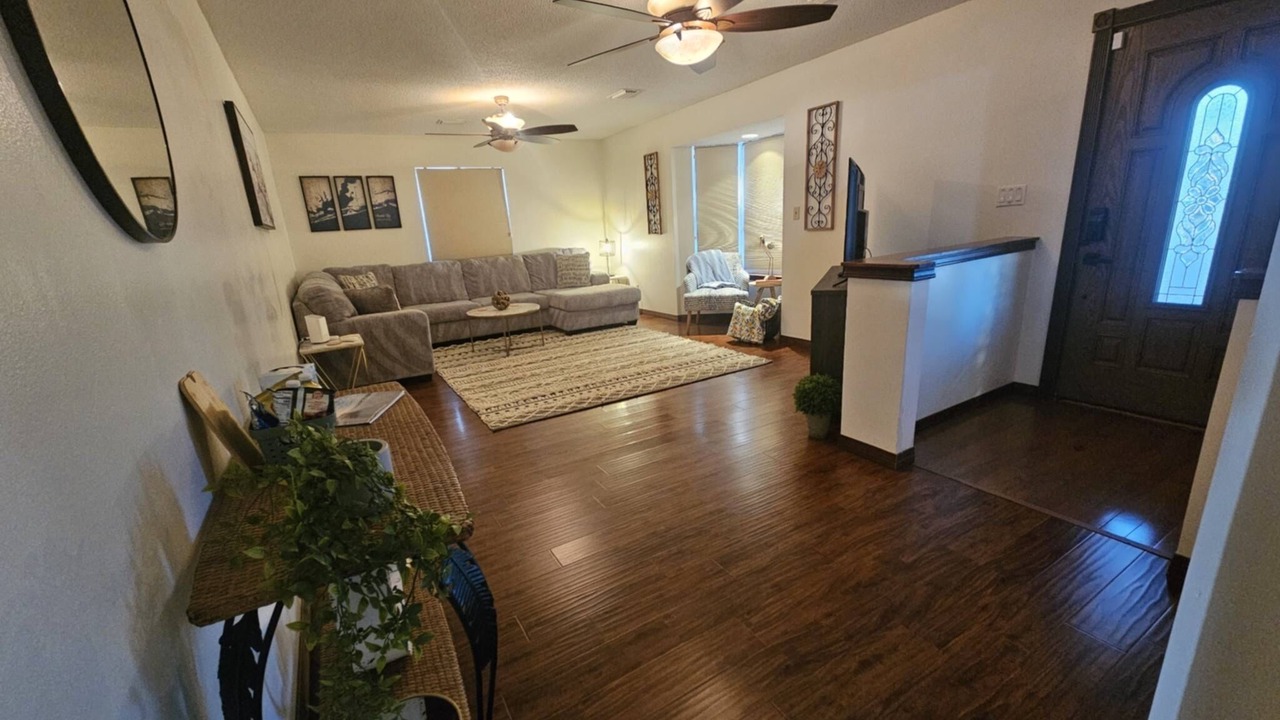Photo of Livingroom in Grande Lagoon Lakes
