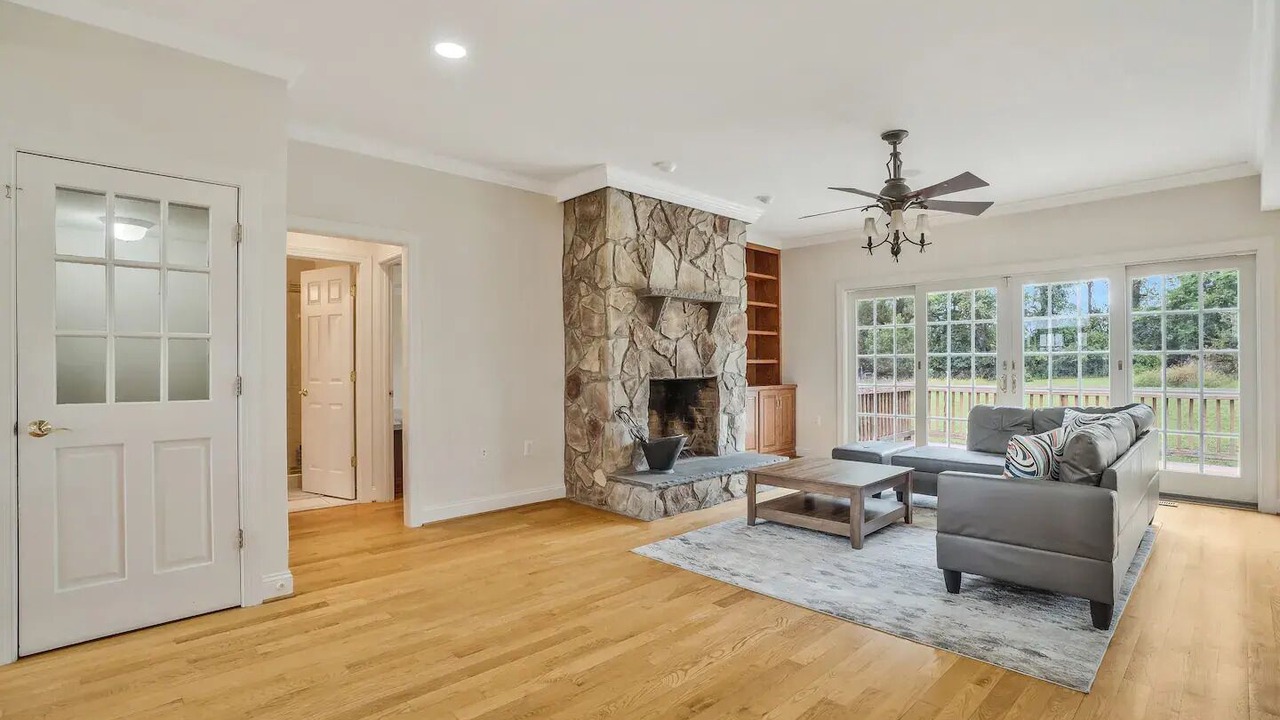 Photo of Livingroom in Purcellville
