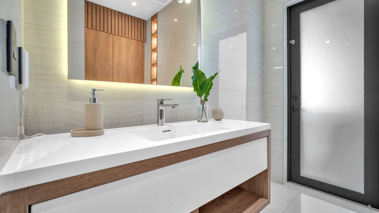 Photo of Bathroom in Golden Glades