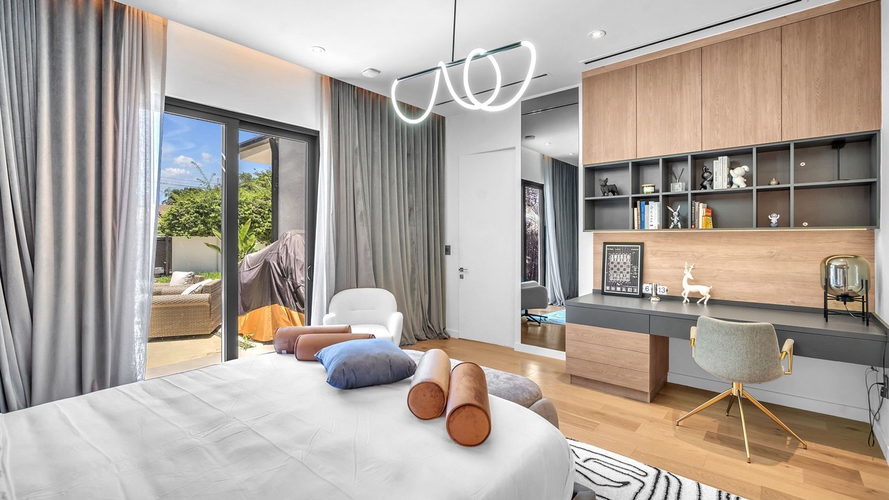 Photo of Bedroom in Golden Glades