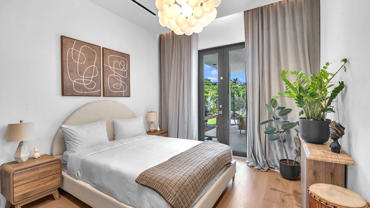 Photo of Bedroom in Golden Glades
