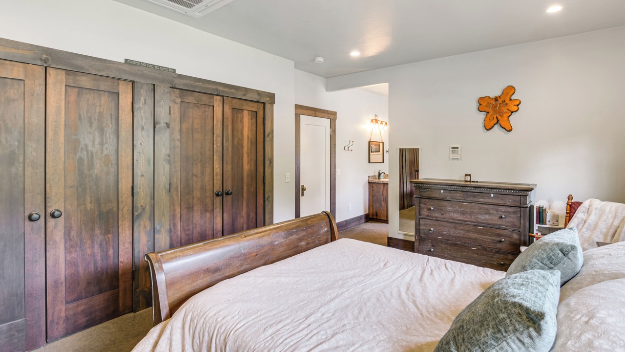 Photo of Bedroom in Glenn County