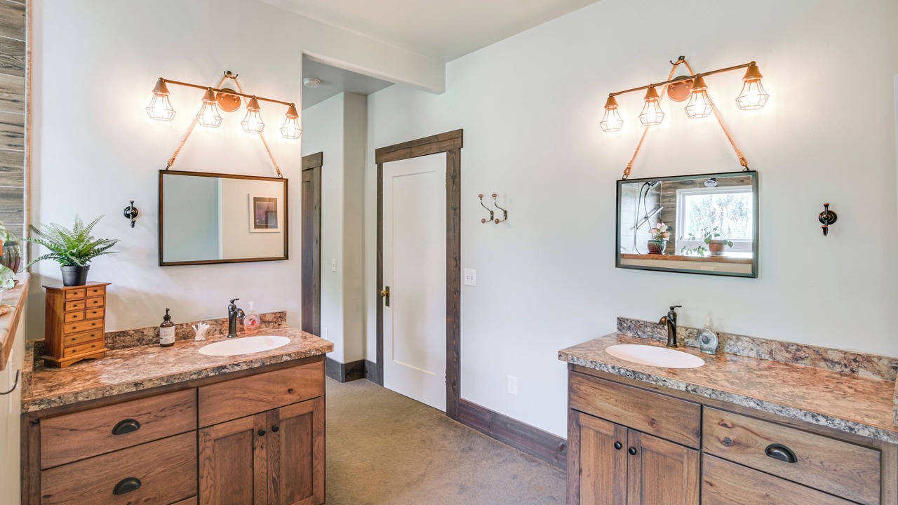 Photo of Bathroom in Glenn County