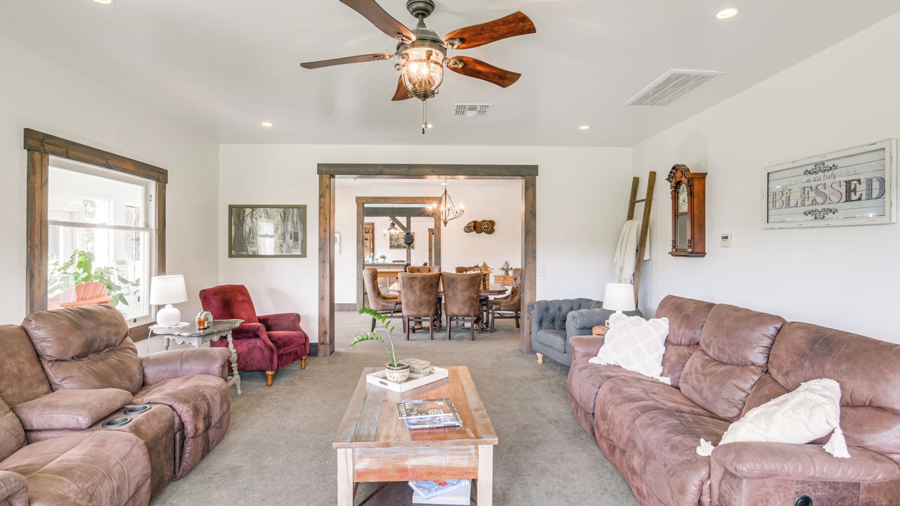 Photo of Livingroom in Glenn County