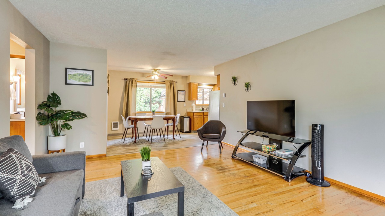 Photo of Livingroom in Forest Grove
