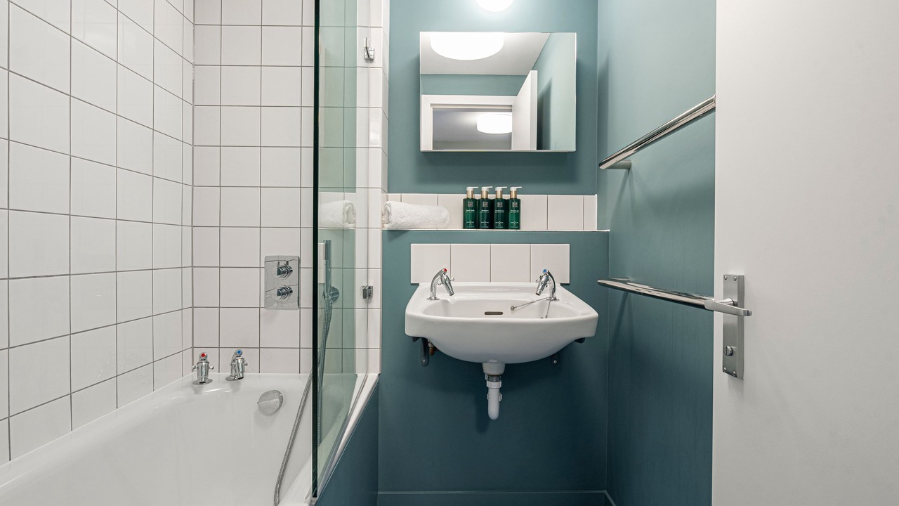 Photo of Bathroom in Poplar