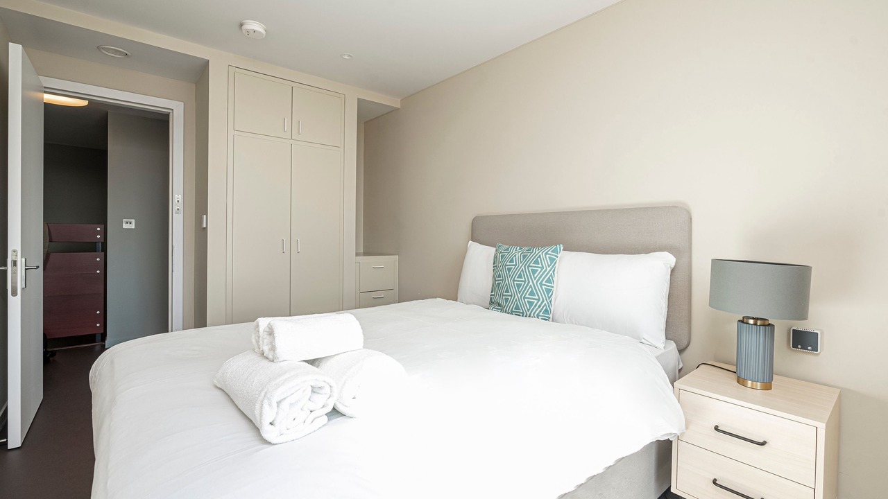 Photo of Bedroom in Poplar