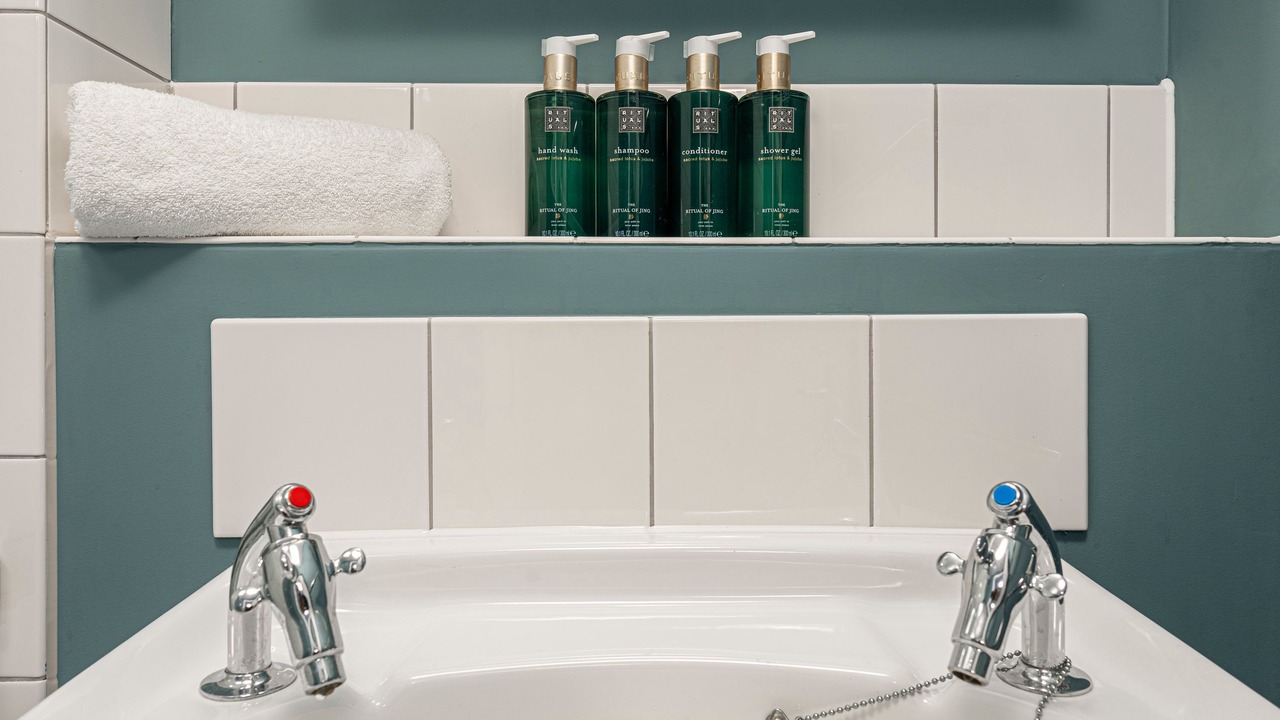 Photo of Bathroom in Poplar