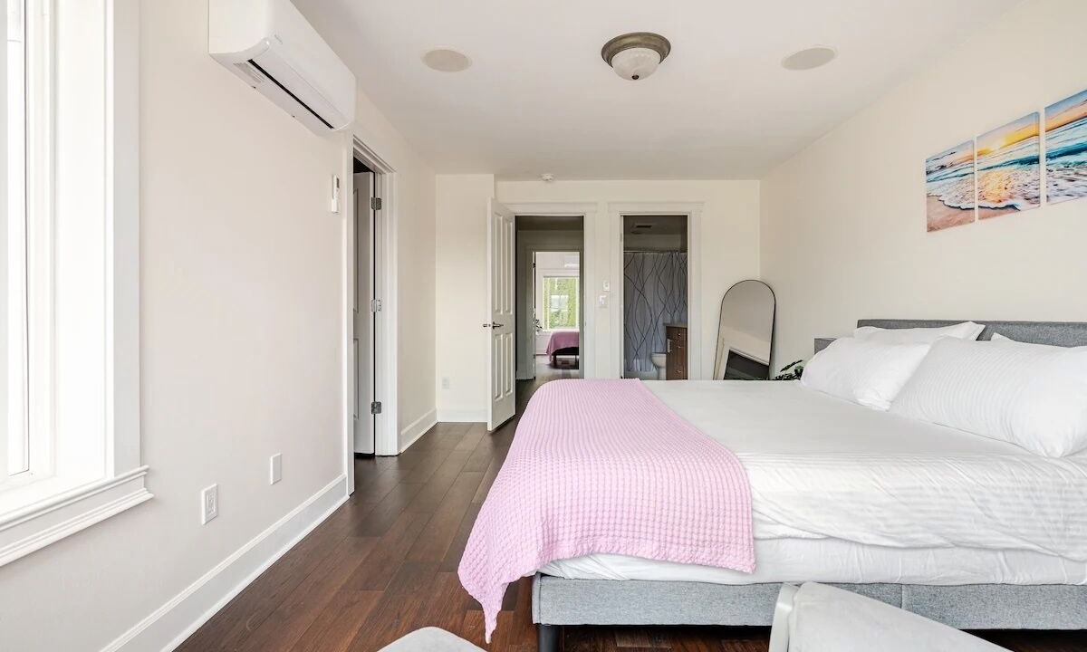 Photo of Bedroom in Lower Queen Anne