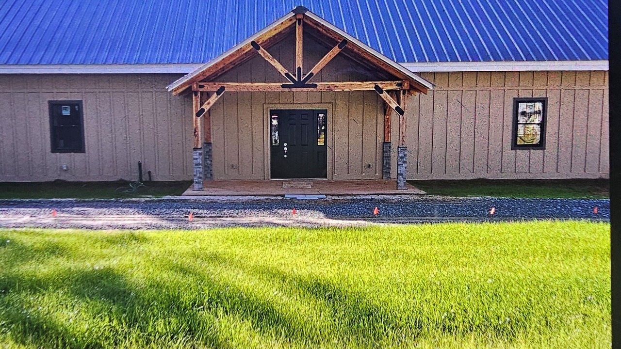 Photo of Outdoor in Parrott