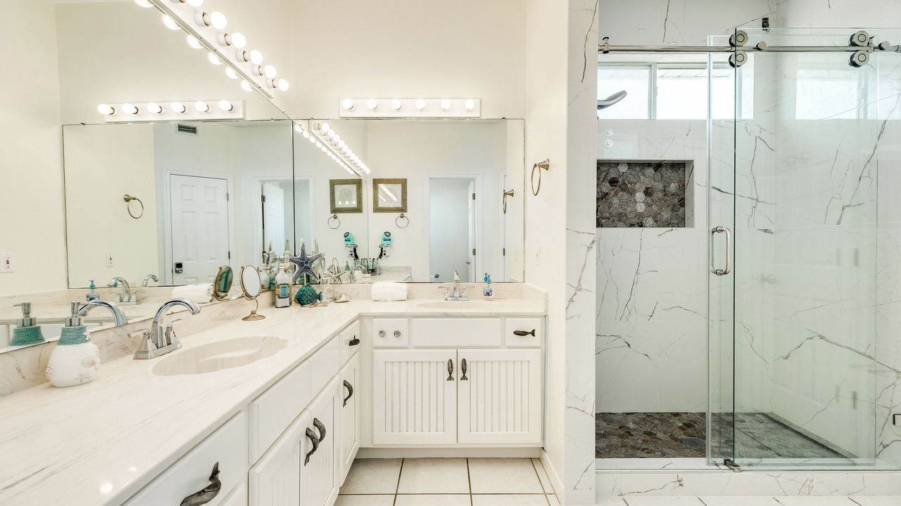 Photo of Bathroom in Indian Beach