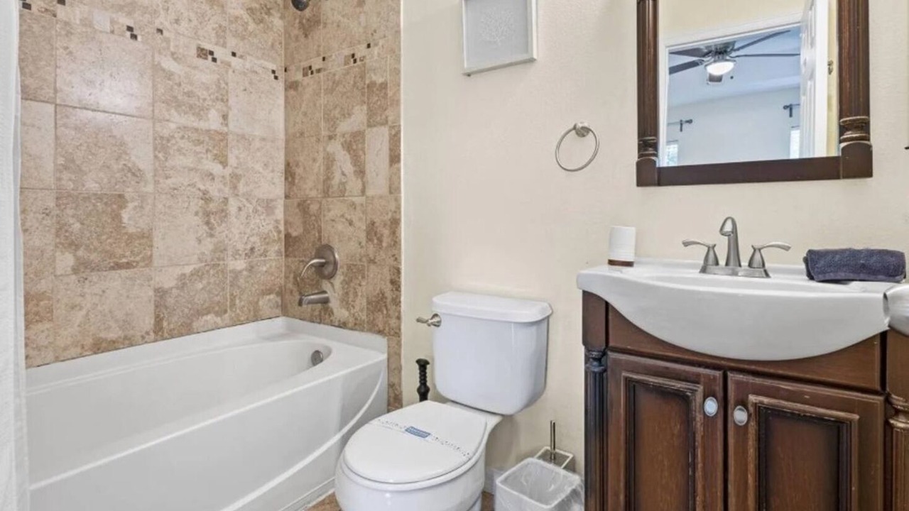 Photo of Bathroom in Crestwynd Bay