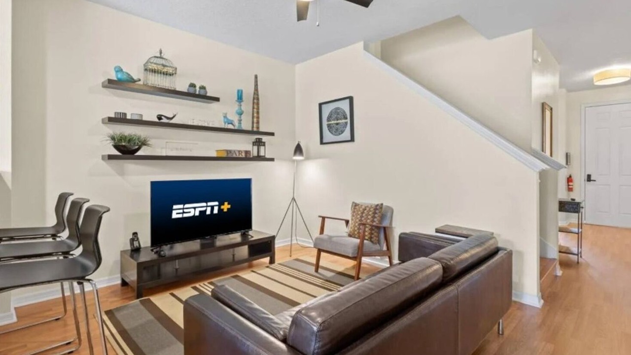 Photo of Livingroom in Crestwynd Bay