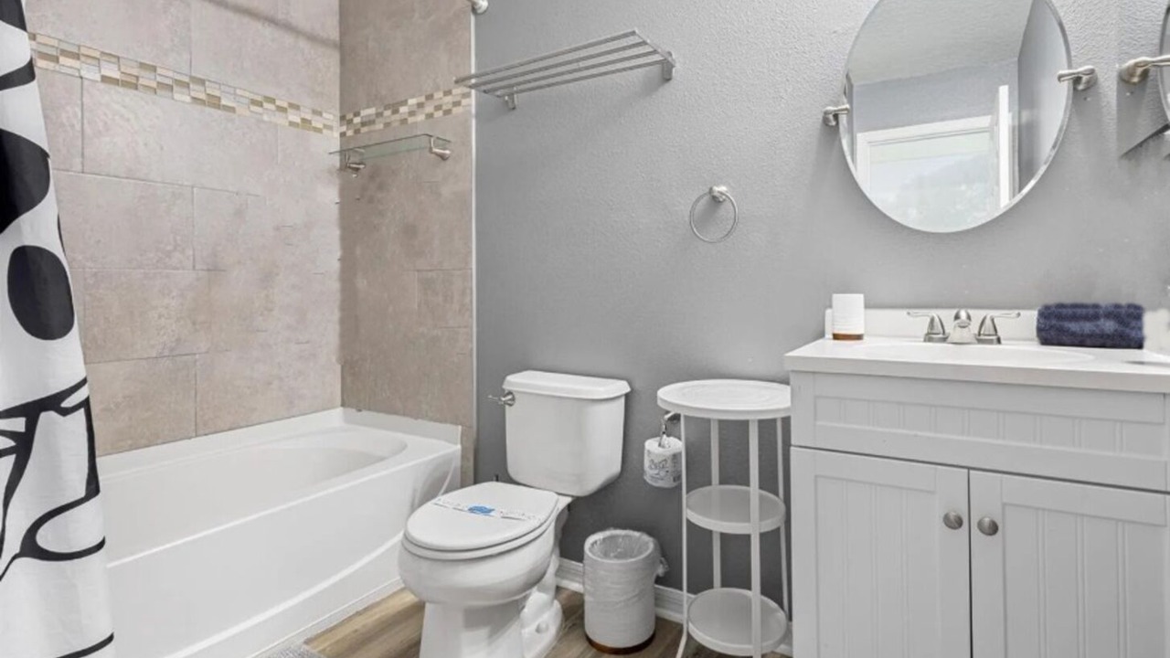 Photo of Bathroom in Crestwynd Bay