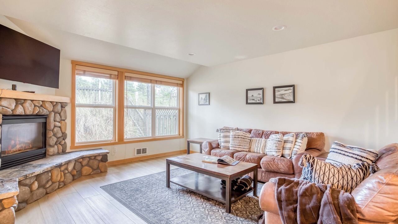 Photo of Livingroom in Shorepine Village