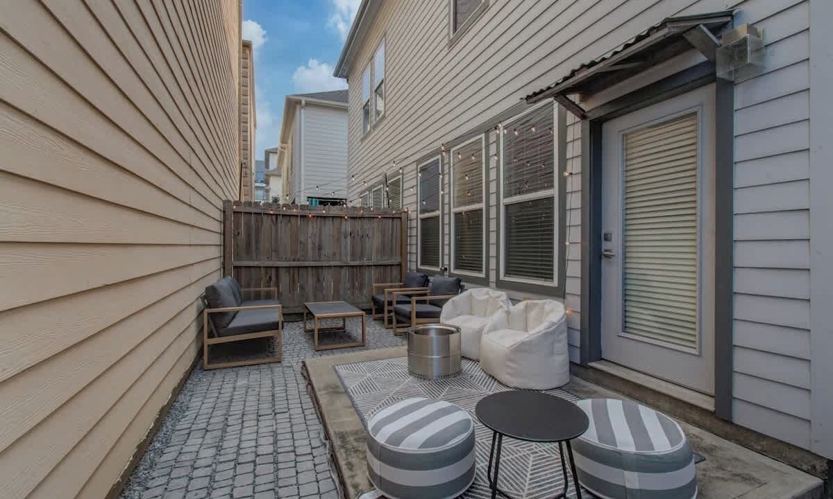 Photo of Patio Balcony in Washington Ave./ Memorial Park