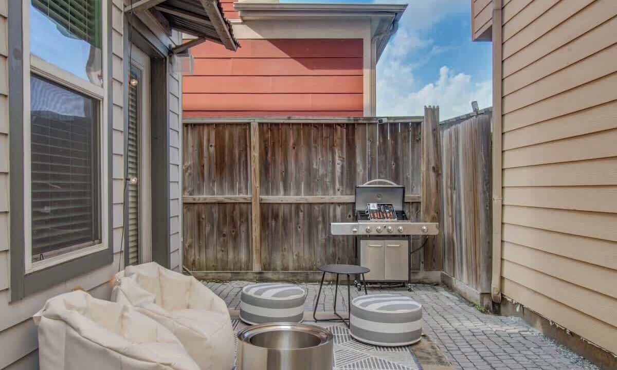 Photo of Patio Balcony in Washington Ave./ Memorial Park