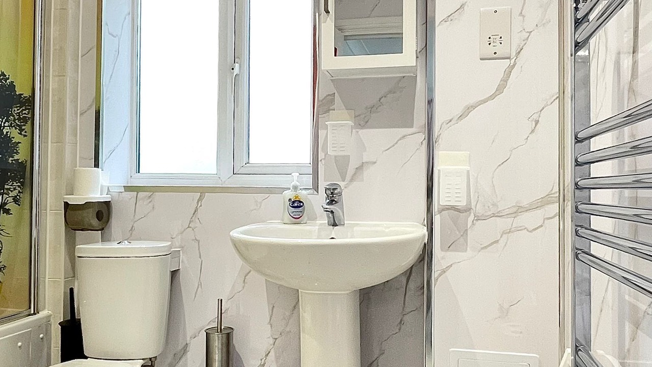 Photo of Bathroom in Alibon