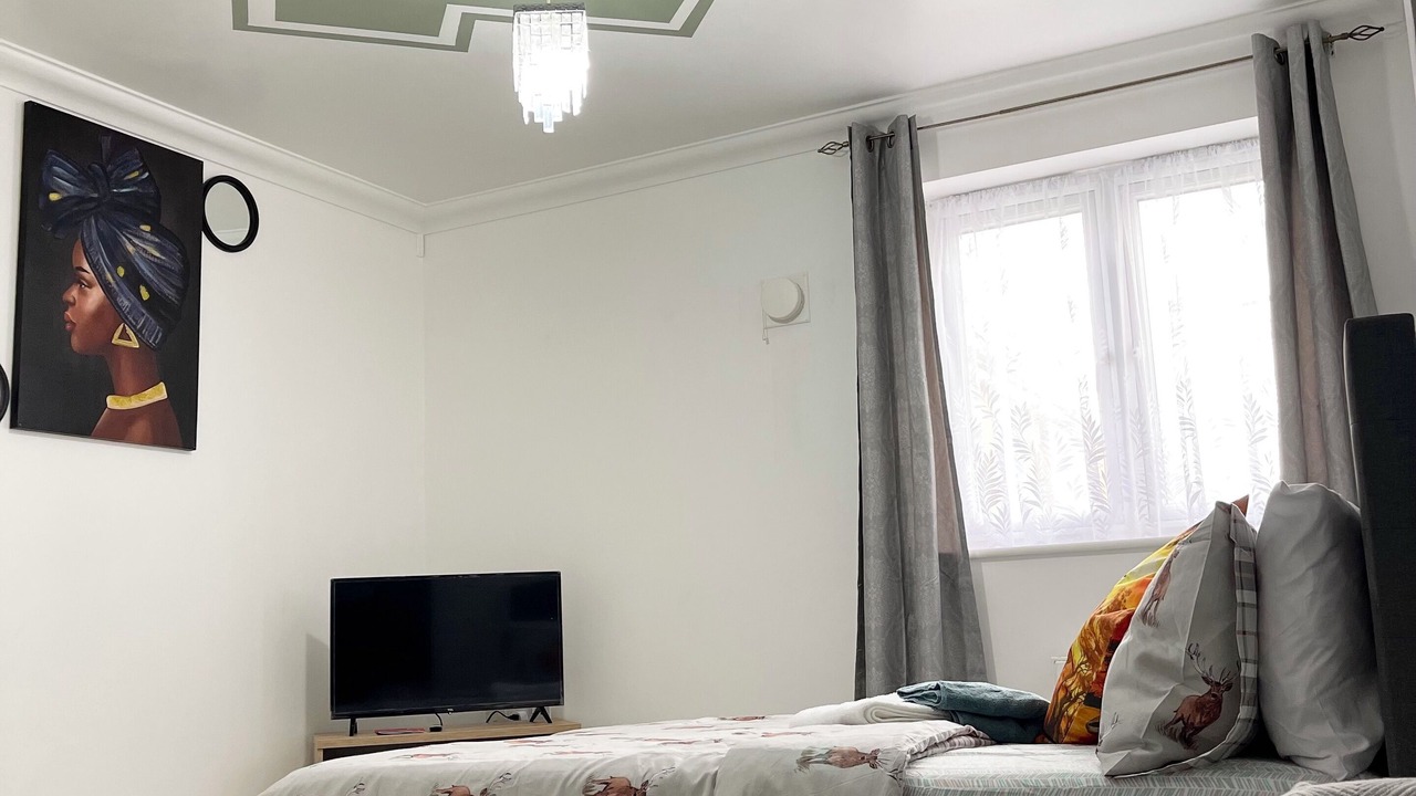 Photo of Bedroom in Alibon