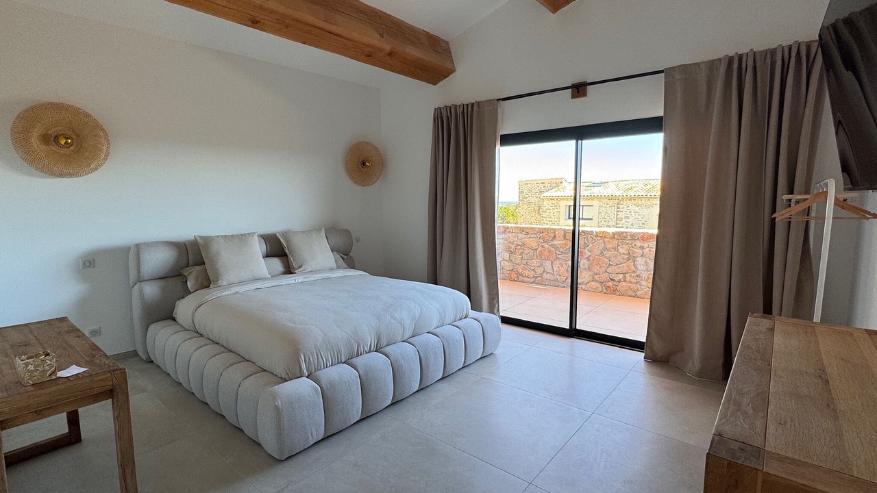 Photo of Bedroom in Montbazin