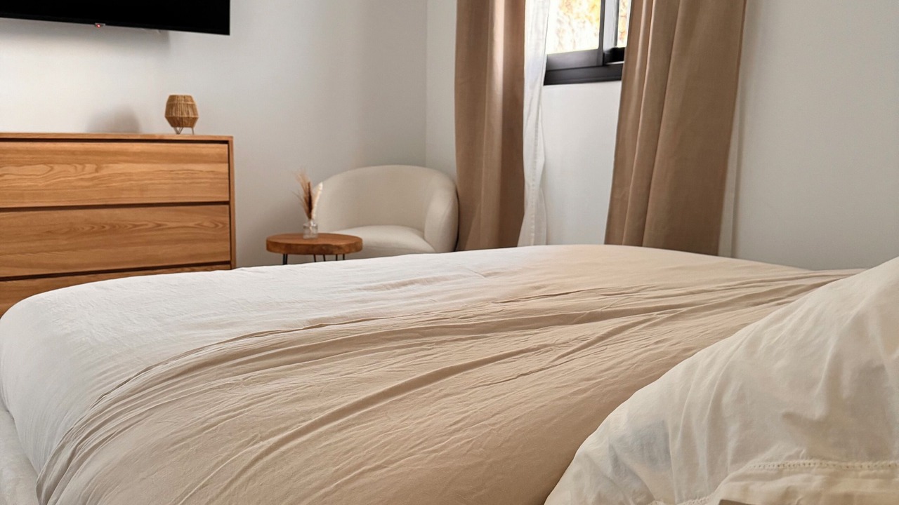 Photo of Bedroom in Montbazin