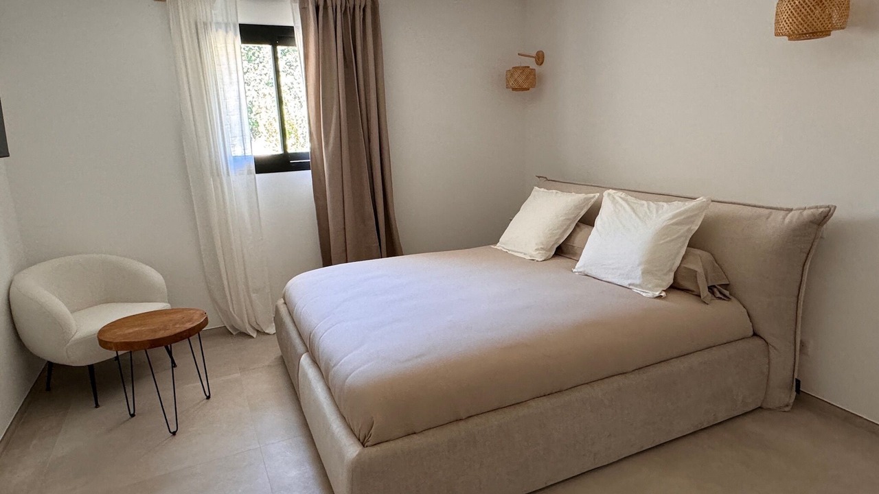 Photo of Bedroom in Montbazin