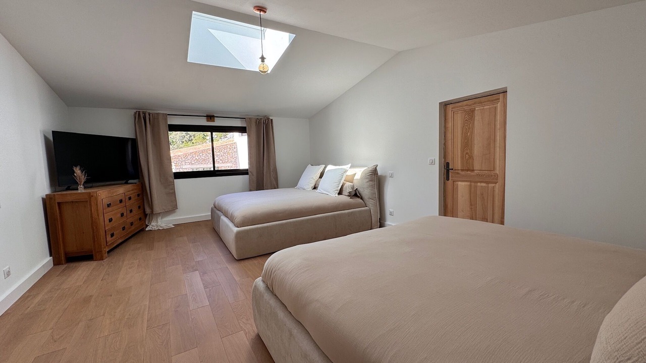 Photo of Bedroom in Montbazin