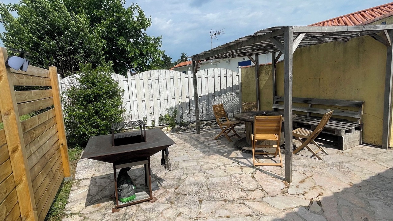 Photo of Outdoor in Grues