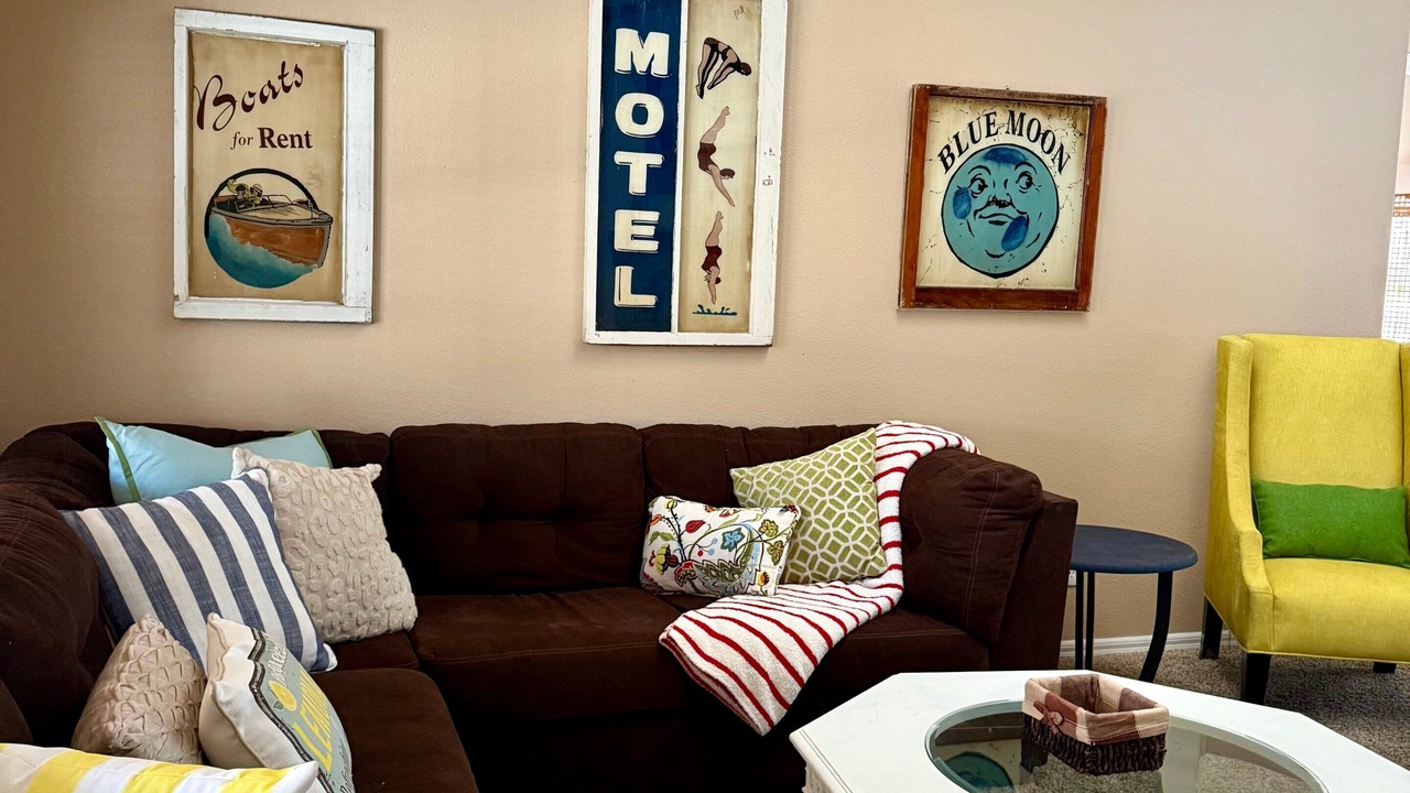 Photo of Livingroom in Parker Strip
